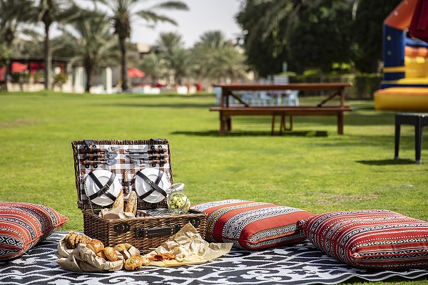 Bab Al Shams Desert запустил субботний бранч в стиле пикник