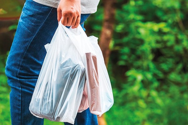 Власти Абу-Даби ввели запрет на использование пластиковых пакетов
