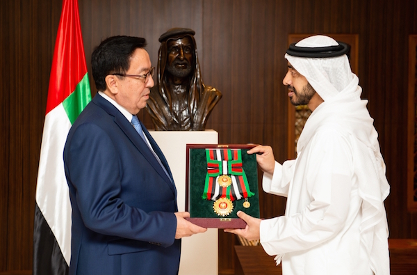 Khalifa confers Zayed II Order on ambassador of Kazakhstan 