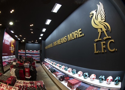 路易斯·加西亚受邀出席利物浦俱乐部位于迪拜购物中心专卖店的开业庆典