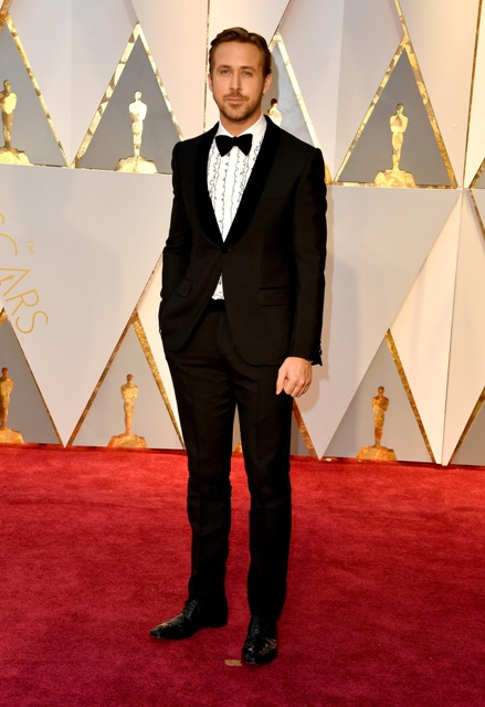 Ryan Gosling is dapper in Gucci at the 89th Academy Awards!
