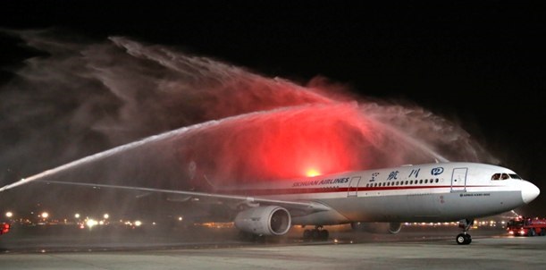 DXB welcomes Sichuan Airlines&#039; first direct flight from Chengdu, China