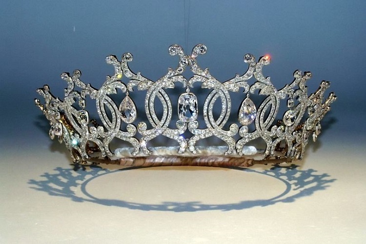 Portland Tiara theft: Diamond crown described as &#039;national treasure&#039; stolen