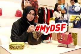 Arabic Calligraphy demo creates bespoke Patrizia Pepe bags at special DSF Event