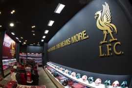路易斯·加西亚受邀出席利物浦俱乐部位于迪拜购物中心专卖店的开业庆典
