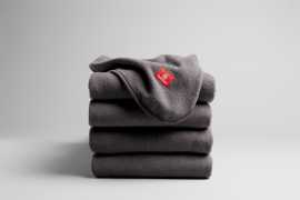 Emirates introduces sustainable blankets in Economy Class, on long haul flights