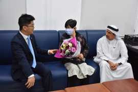 李旭航总领事慰问阿联酋首例康复治愈的新冠肺炎患者